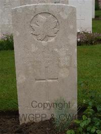 Etaples Military Cemetery - Pinder, Arthur Alexander
